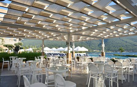 Hotel La Blanche Island slide 5