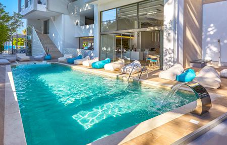 Hotel Triton
