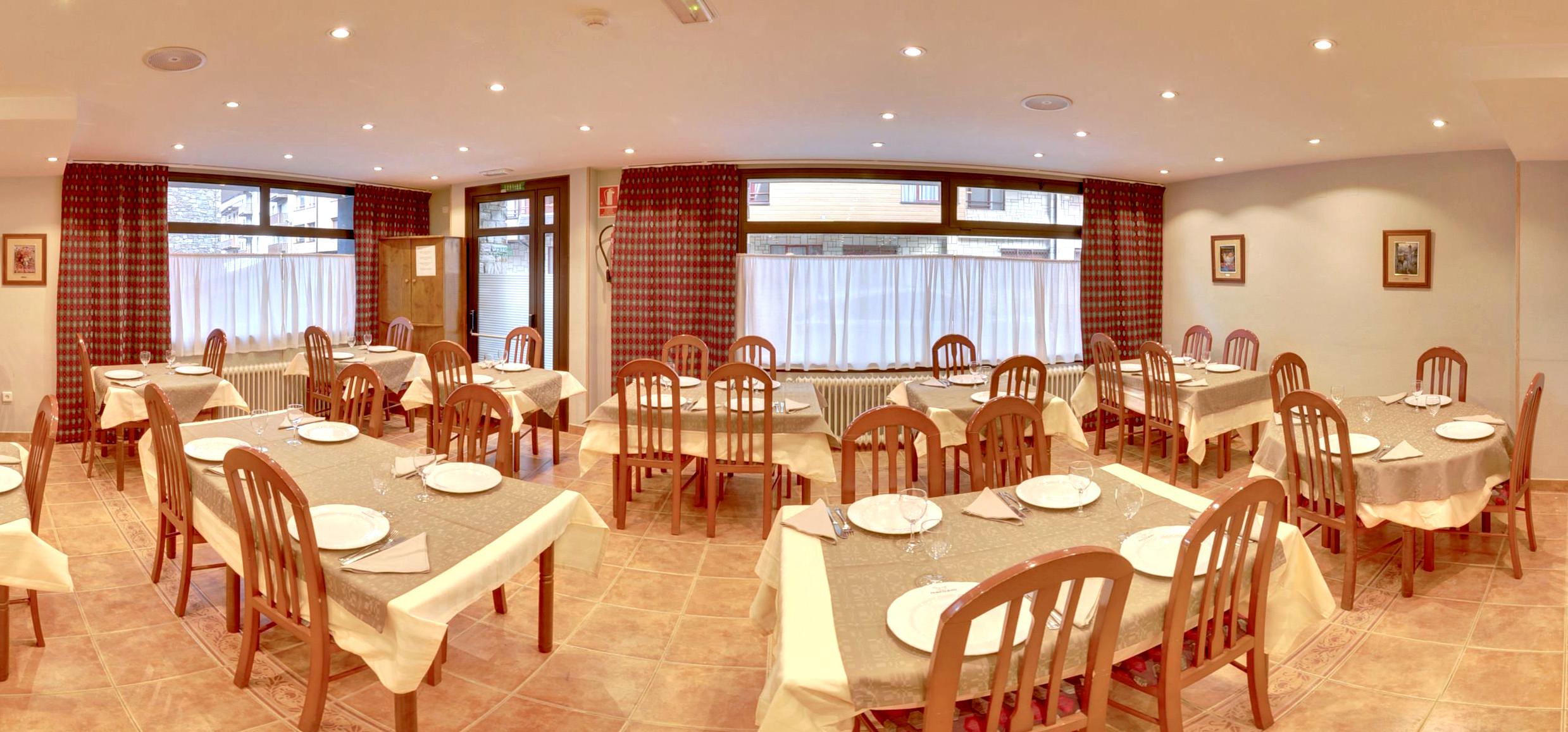 Hotel Guineu slide 2