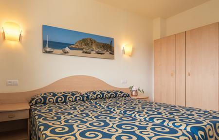 Hotel htop Royal Sun Suites slide 3