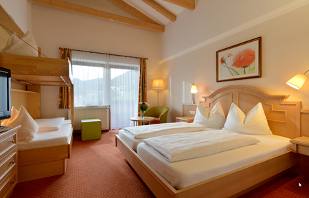 Ferienhotel Hoppet slide 2