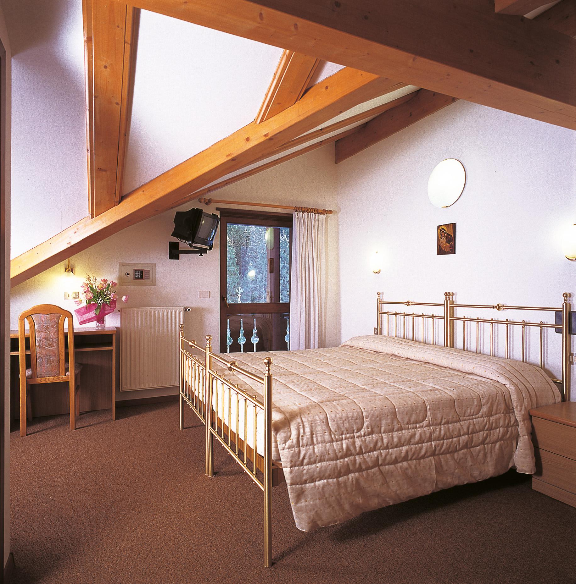 Hotel Sella Ronda & Dependence Serenella slide 2