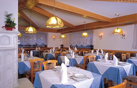 Hotel Sella Ronda & Dependence Serenella slide 3