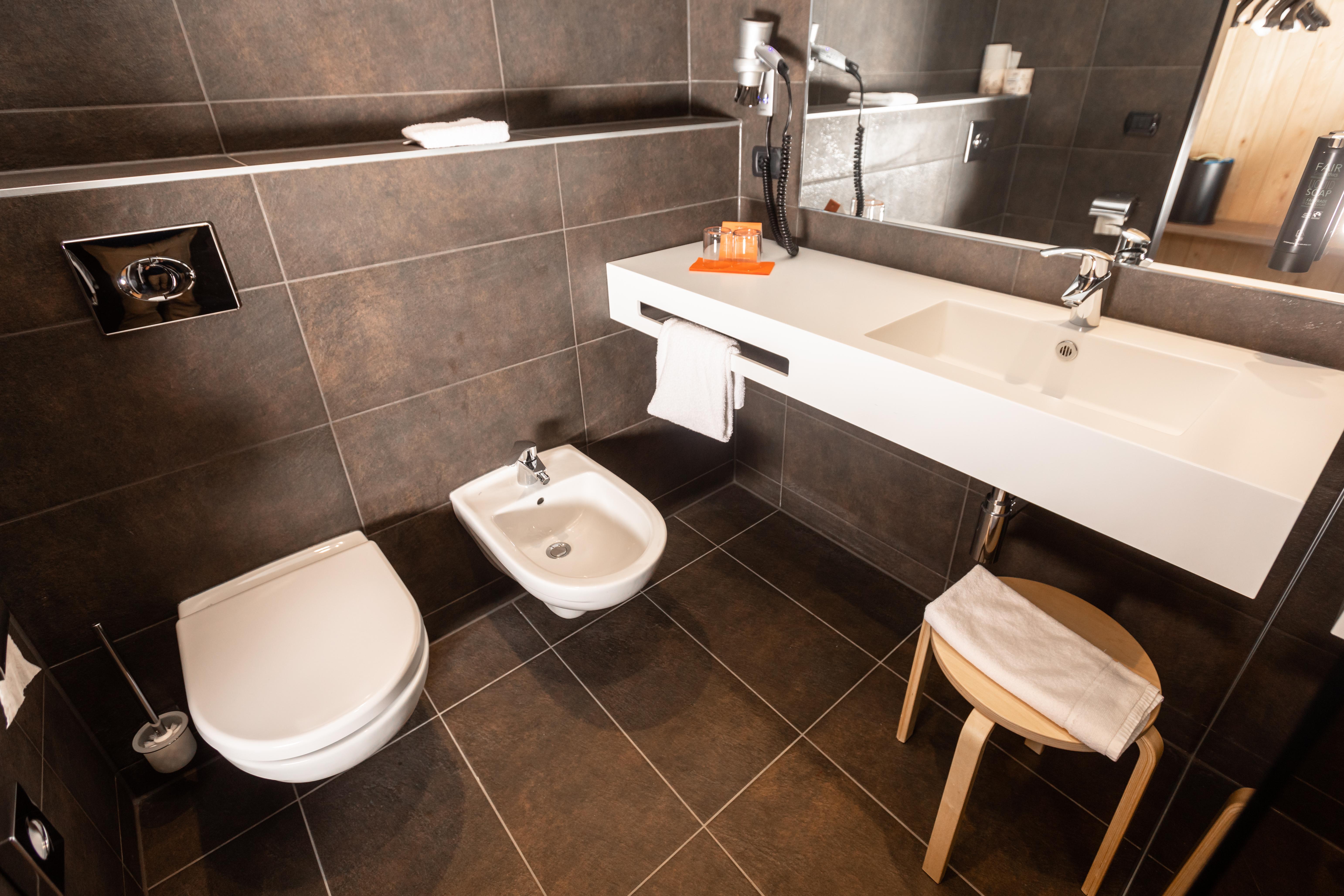 Montivas Lodge slide 4