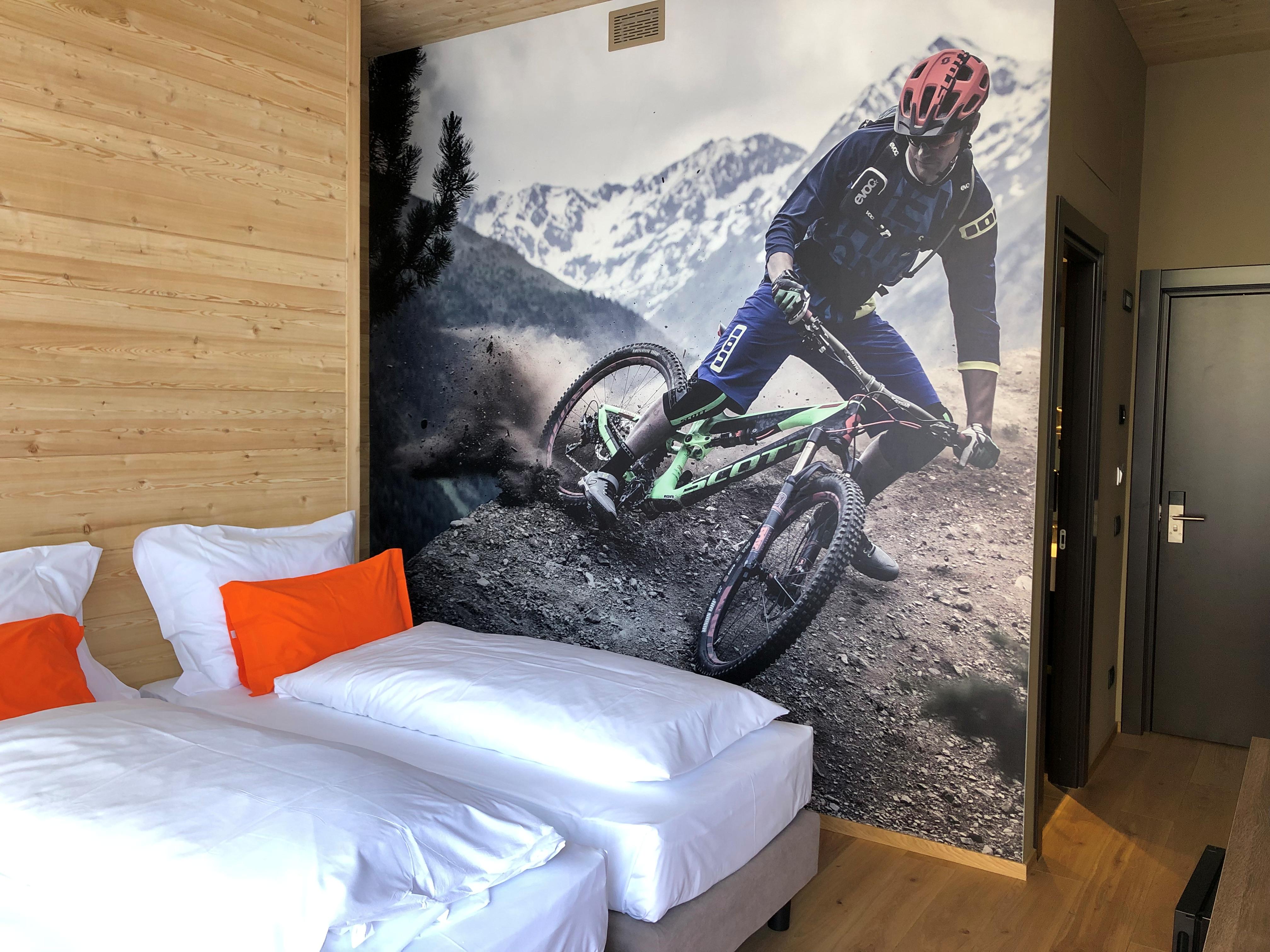 Montivas Lodge slide 3