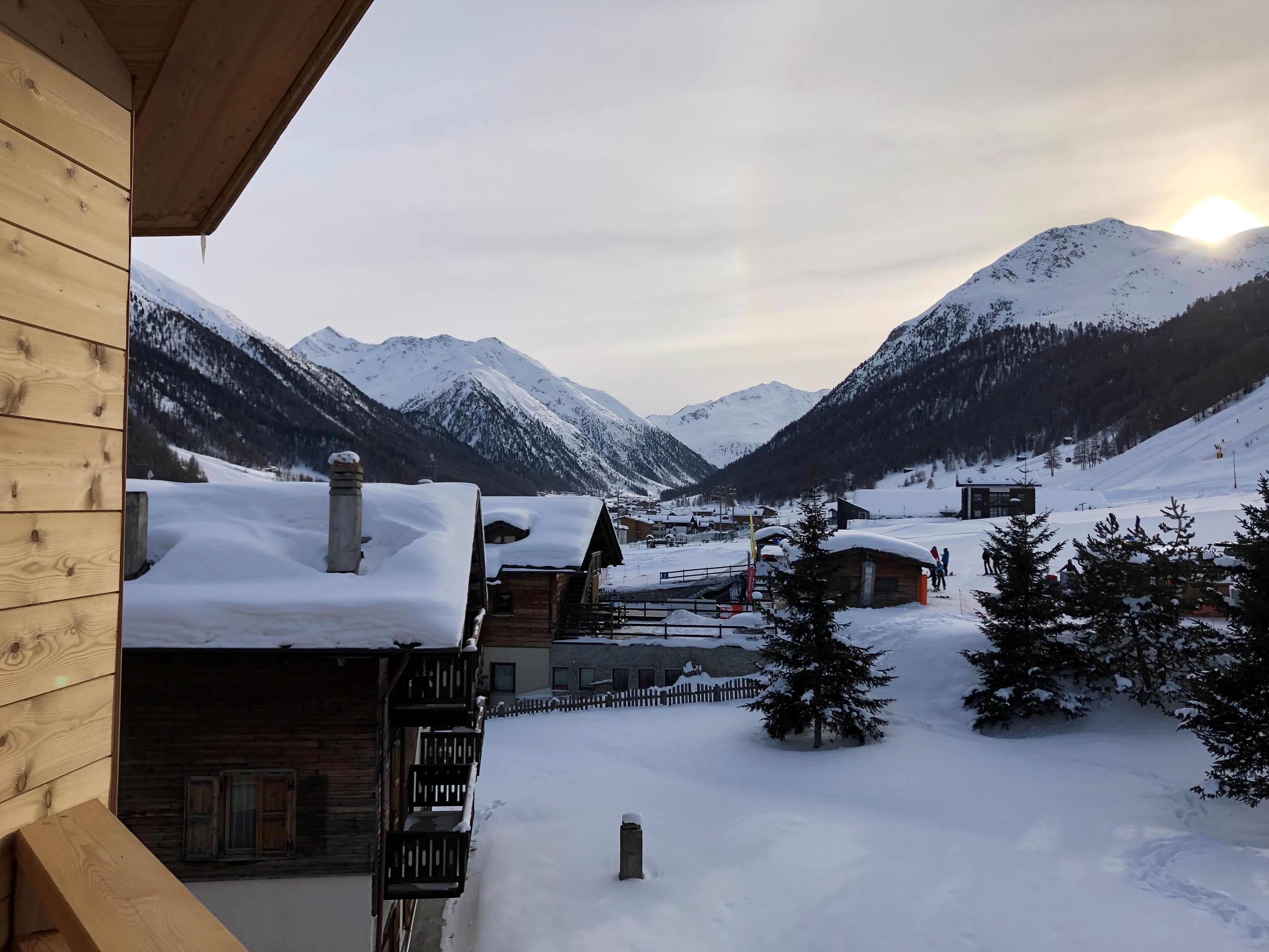 Montivas Lodge slide 5