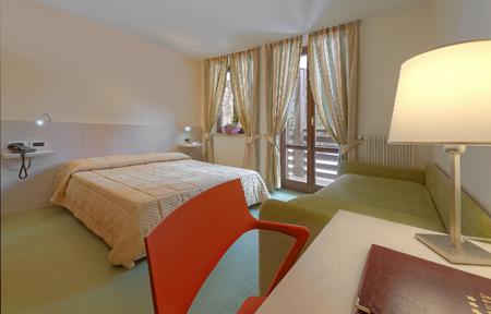 Hotel Alaska  slide 2