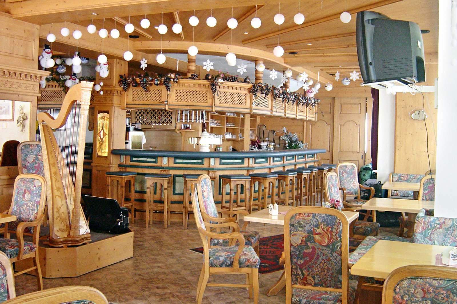Hotel Harfenwirt slide 4
