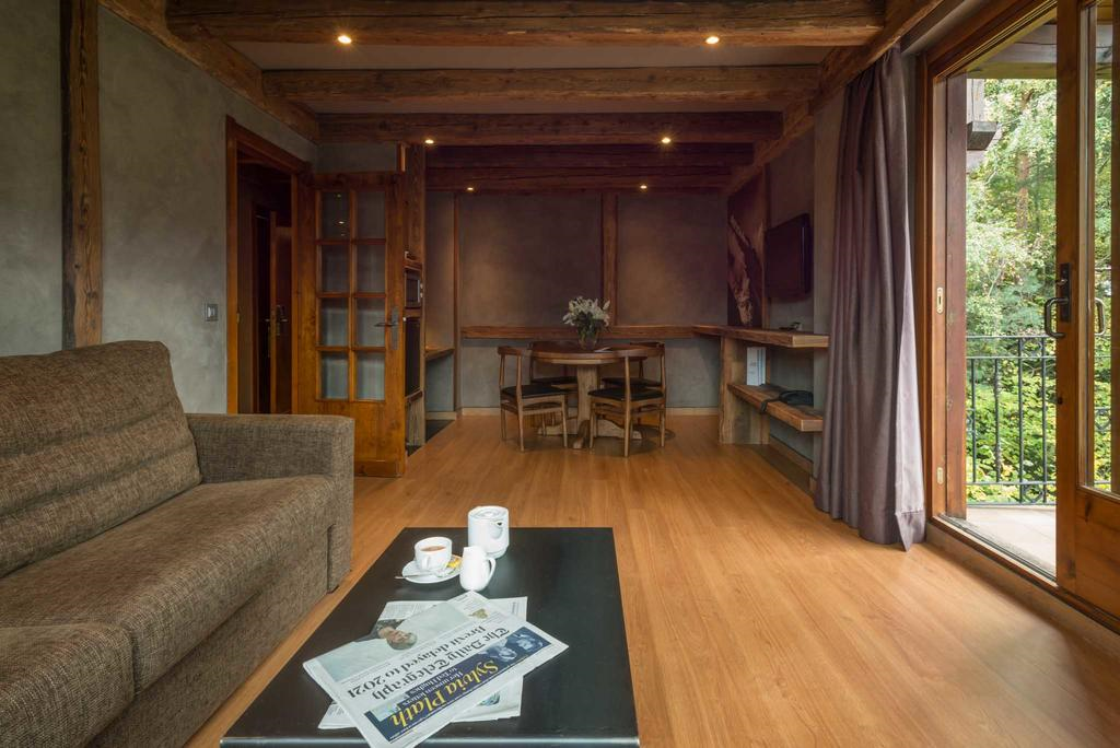 Hotel Anyos Park  slide 4