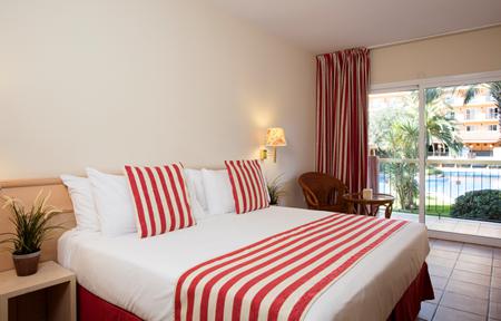 Luna Club Hotel Yoga & Spa slide 5