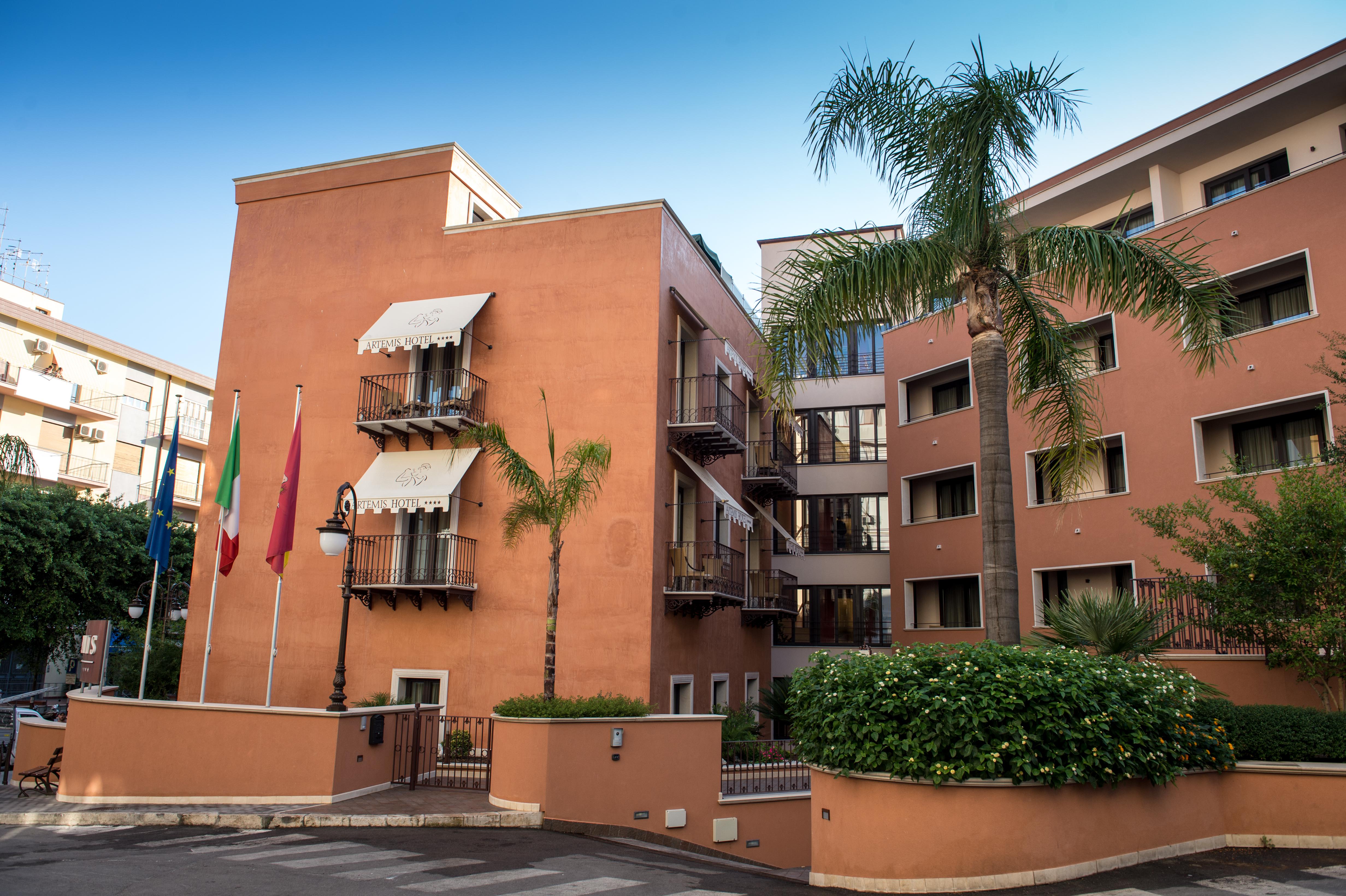 Hotel Artemis slide 2