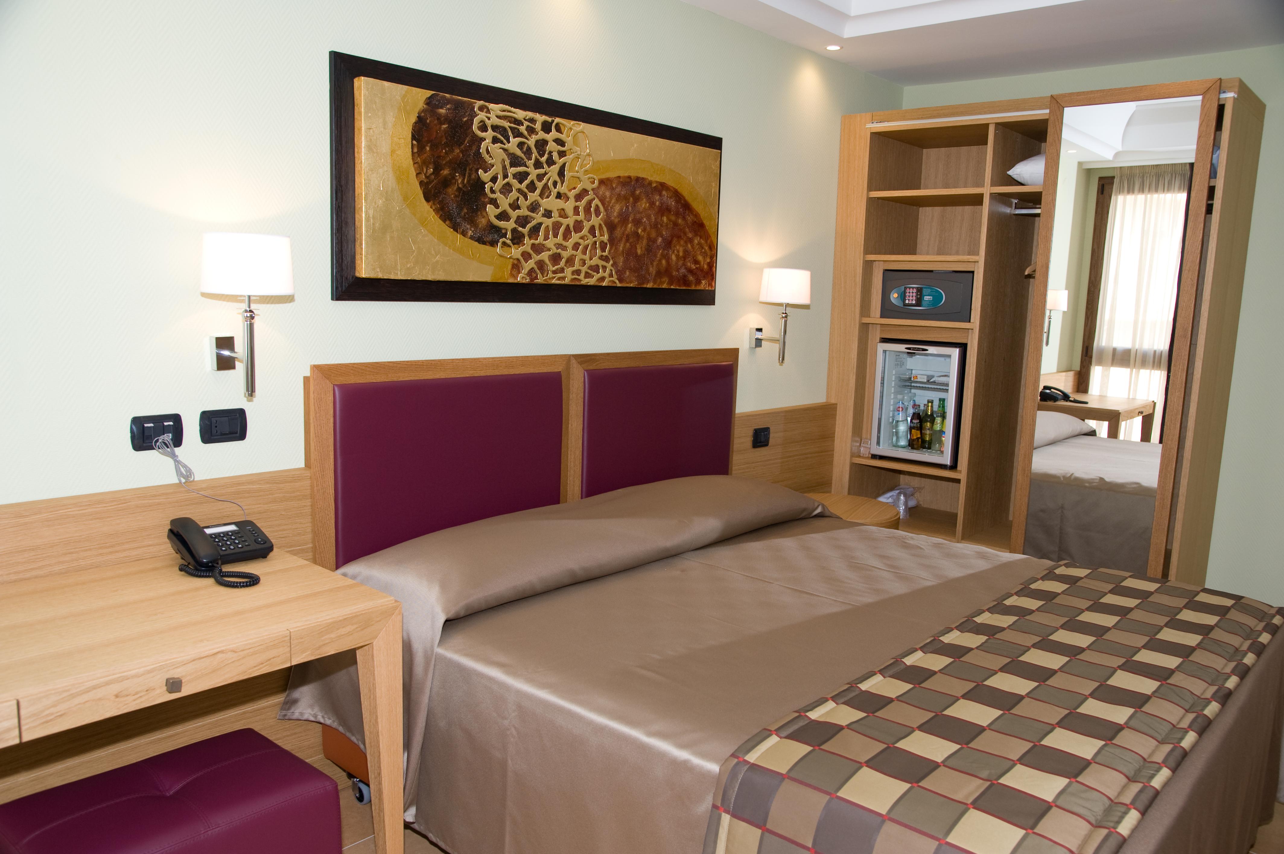 Hotel Artemis slide 3