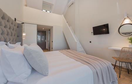 Eptanisos Beachfront Suites slide 5