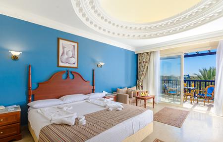 Hotel Titanic Beach Spa slide 5