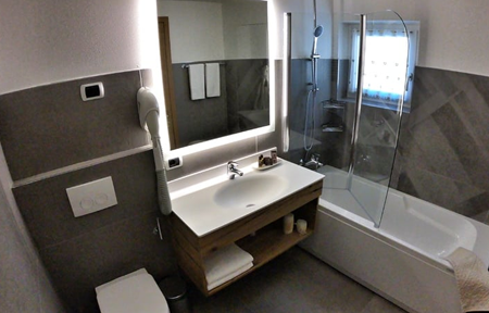 Hotel Cristallo slide 5