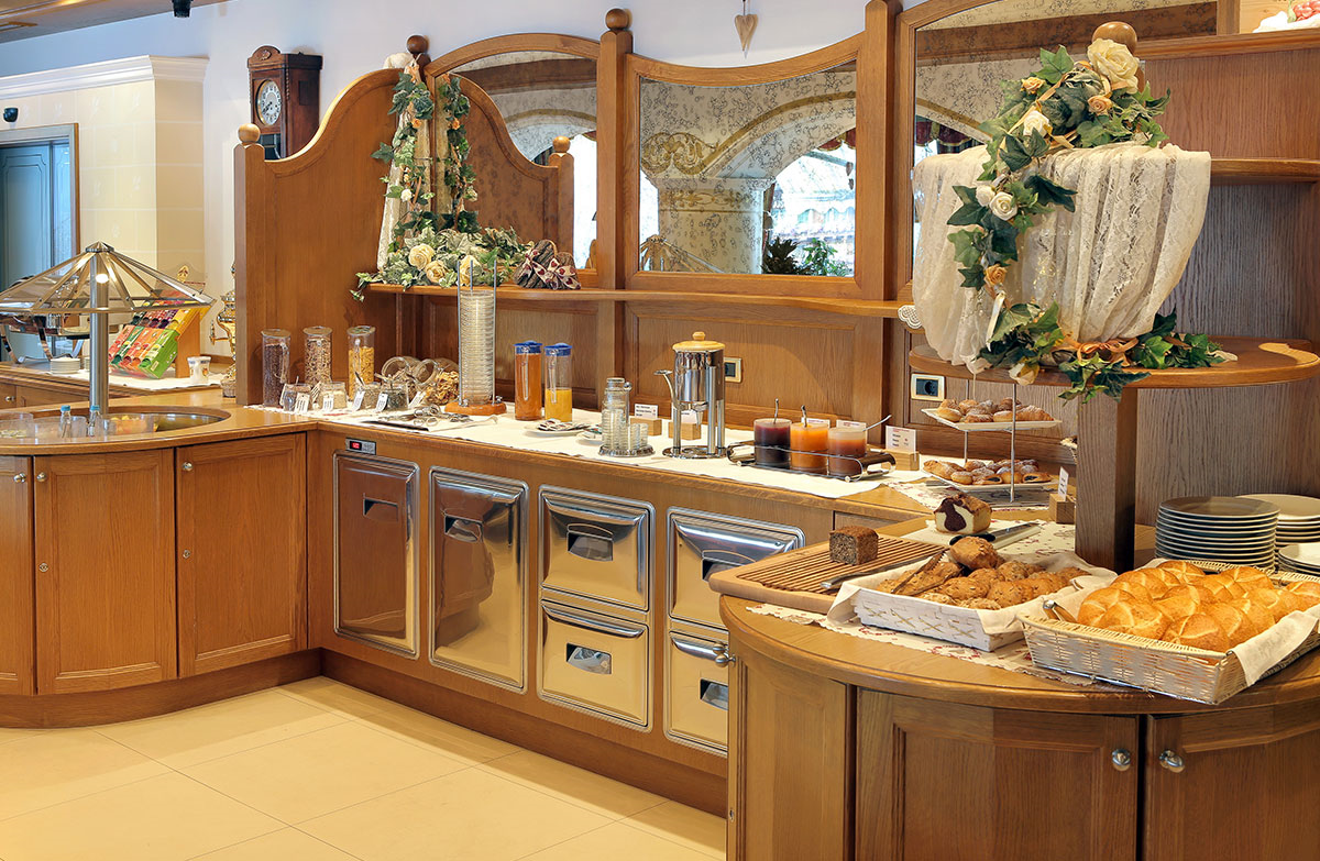 Hotel Astor Suites B&B slide 3