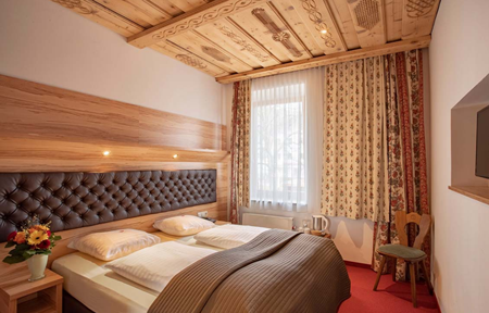 Hotel Neue Post slide 4