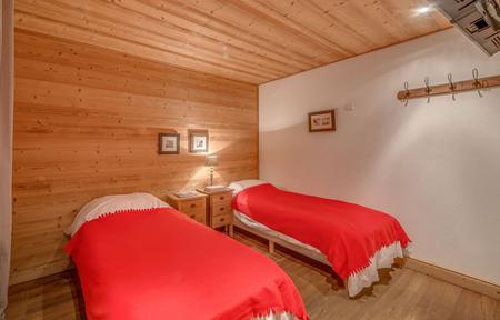 Chalet Aspen slide 3