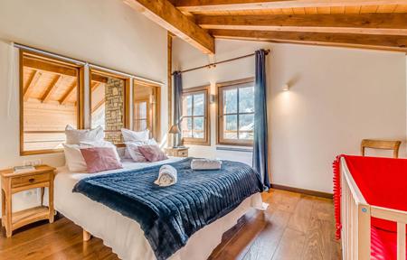 Chalet Whistler slide 2