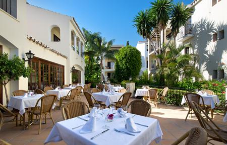 Hotel BlueBay Banus  slide 2
