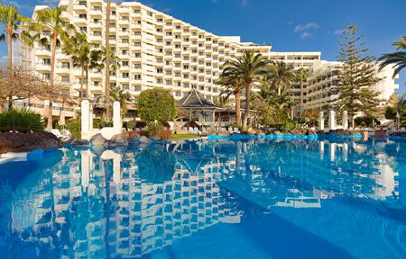 Hotel H10 Las Palmeras slide 2