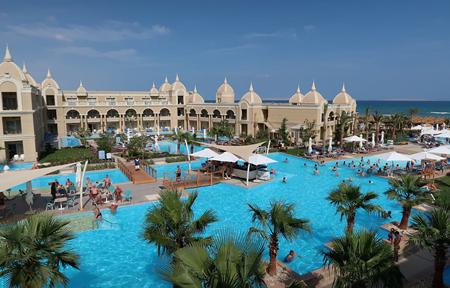 Hotel Titanic Royal Resort slide 1