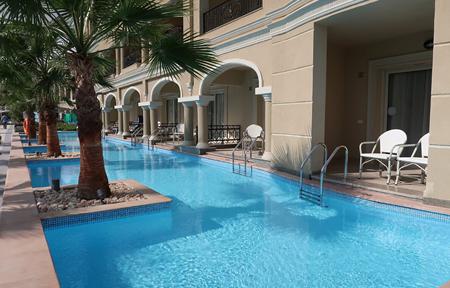 Hotel Titanic Royal Resort slide 3