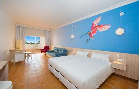 Iberostar Waves Founty Beach slide 3