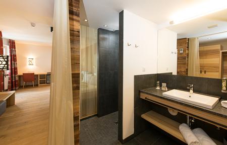 Hotel Der Löwe  slide 4