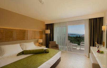 Hotel Bellazure slide 3