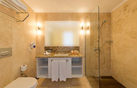 Hotel Bellazure slide 4