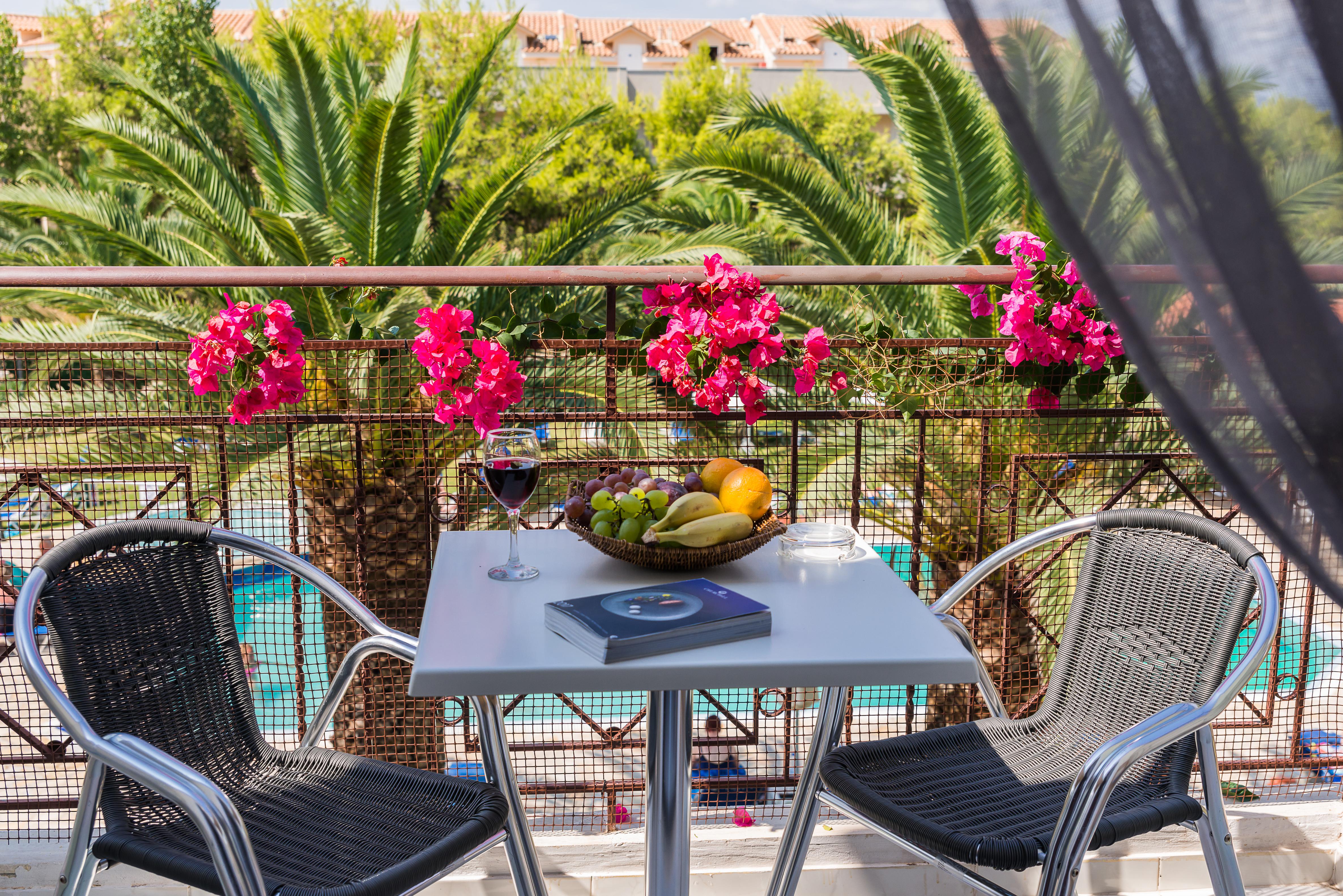 Studio's Kalidonio slide 5