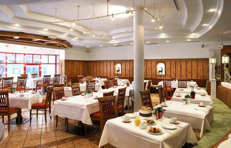 JUFA Alpenhotel Saalbach slide 3