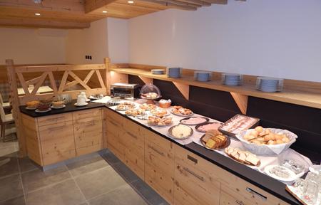 Hotel Canada slide 4