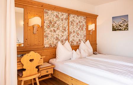 Hotel Crystal slide 4