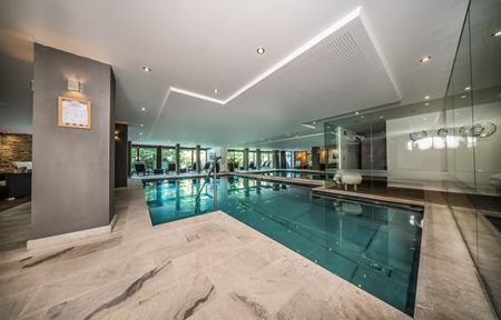 The laurin small & charming slide 1