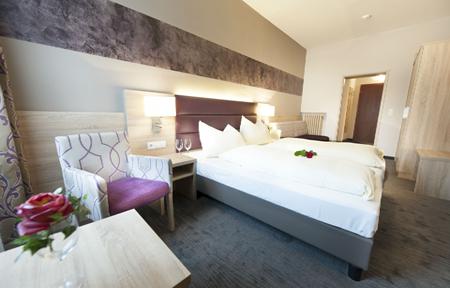 Hotel Neue Post  slide 2