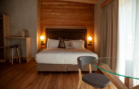 Au Charmant Petit Lac Spa & Park Hotel slide 5