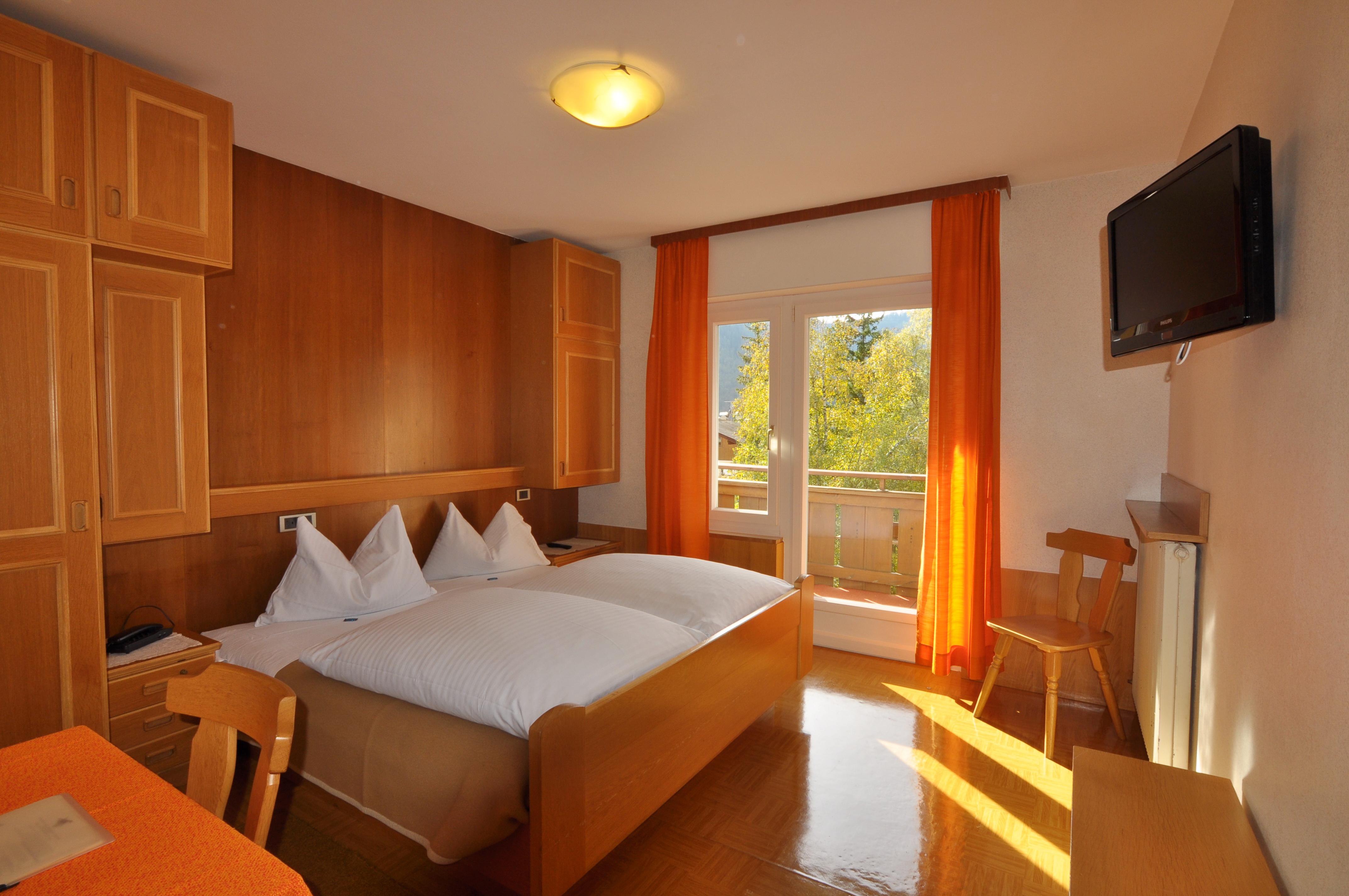 Garni Pe de Munt slide 2