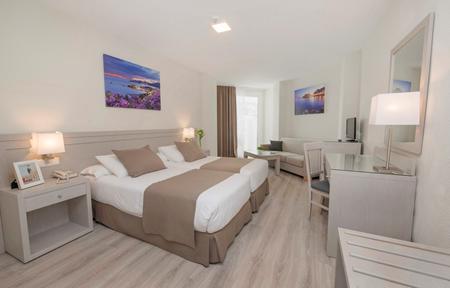 Hotel Helios Costa Tropical slide 3