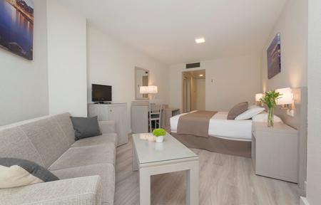 Hotel Helios Costa Tropical slide 4