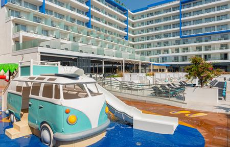 Hotel L'Azure slide 3