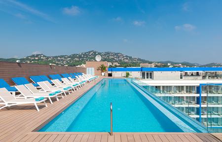 Hotel L'Azure slide 4