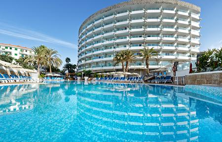 Bull Escorial & Spa slide 3