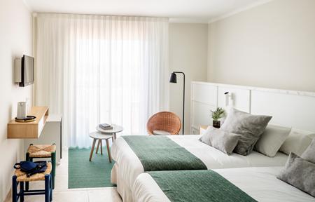 AQUA Hotel Bertran Park - Morgenmad slide 3