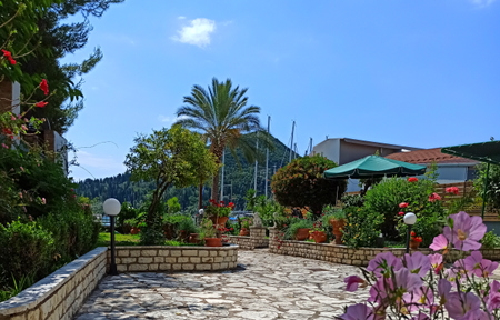 Captain's Seafront Apartments (tidligere Babis) slide 2