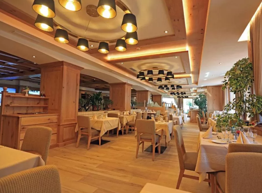 Hotel Cesa Tyrol slide 3