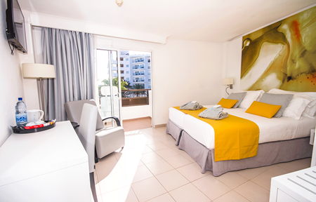 Hotel Servatur Waikiki slide 4