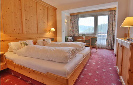 Hotel Astoria  slide 3