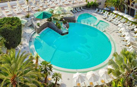 Hotel Seaside Sandy Beach slide 1